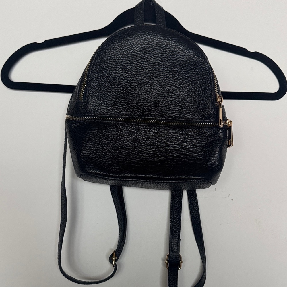 Elegant Black Pebbled Leather Backpack